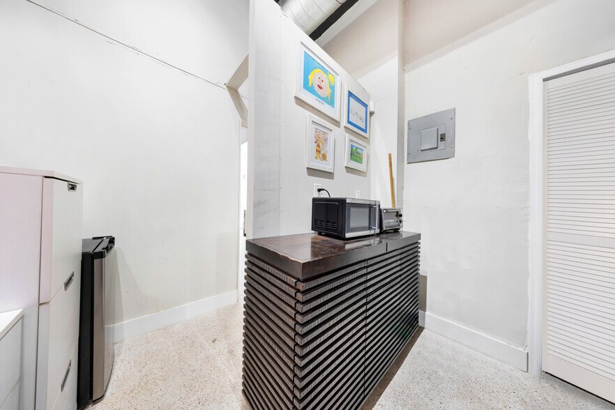 More Photos Of 1975-1977 71st St, Miami Beach Storefront For Sale