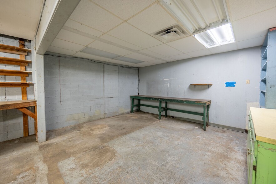 More Photos Of 115 W Burleson St, Wharton Restaurant For Sale