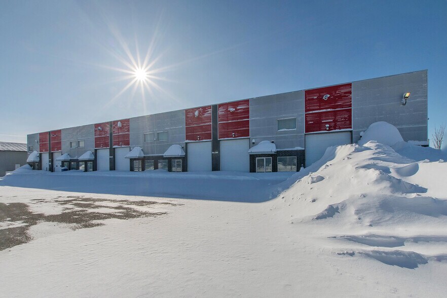 More Photos Of 14410 Rue Rolland-Desjardins, Mirabel Warehouse For Sale