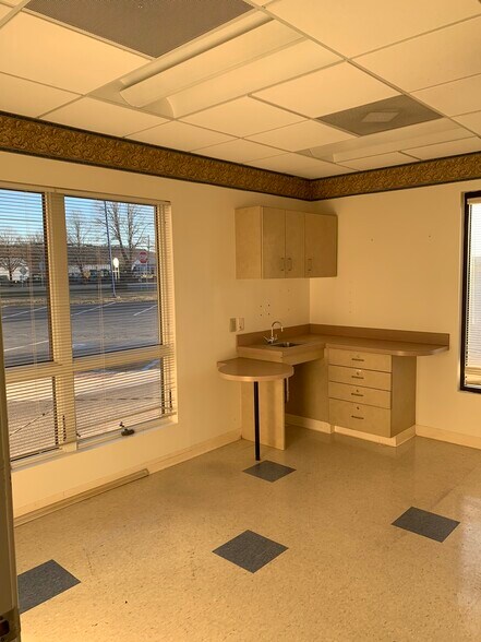 More Photos Of 208 Kevin Ln, Brodheadsville Medical For Lease