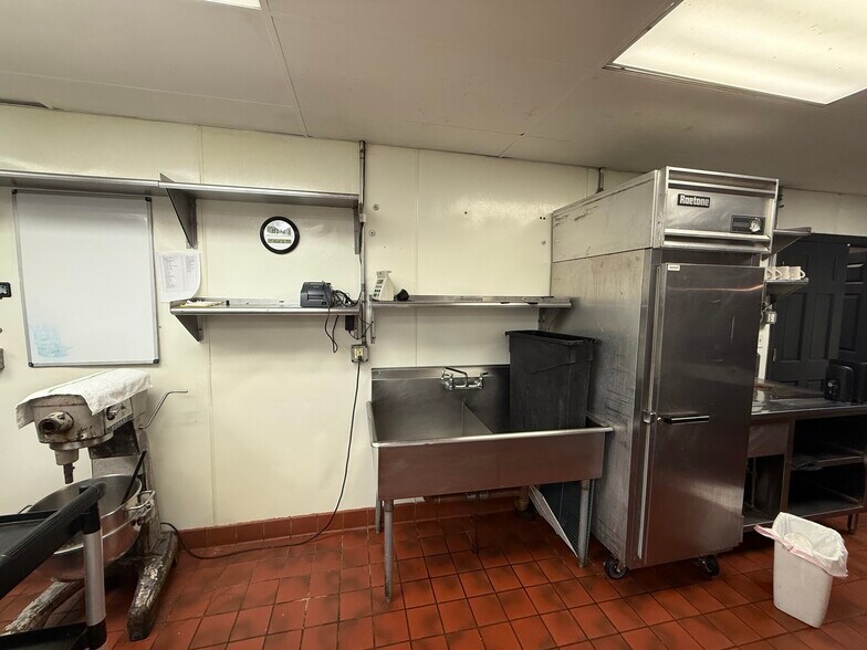 More Photos Of 249 Main St, Rutland Apartments For Lease