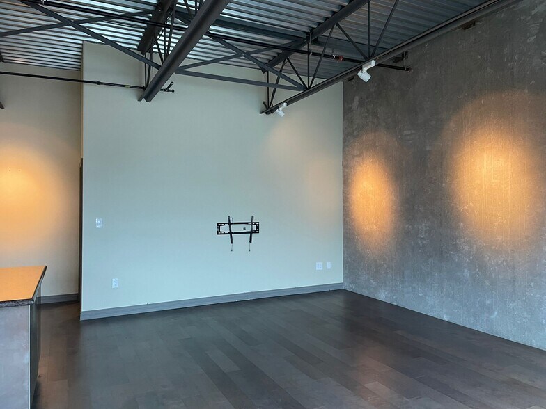 More Photos Of 18669 52nd Ave, Surrey Warehouse For Sale