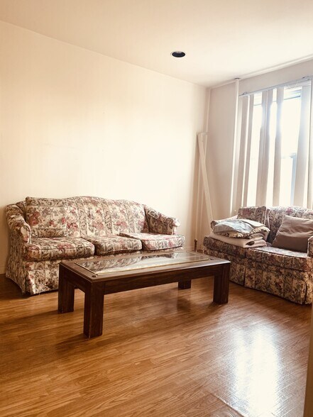 More Photos Of 10620 50th Ave, Corona Apartments For Sale