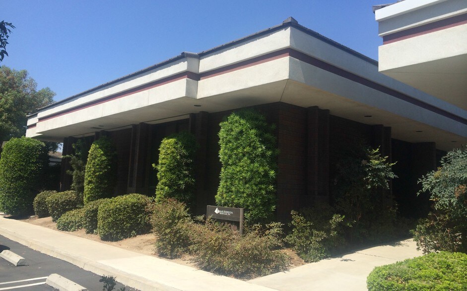 More Photos Of 1017 N Demaree Rd, Visalia Office For Lease