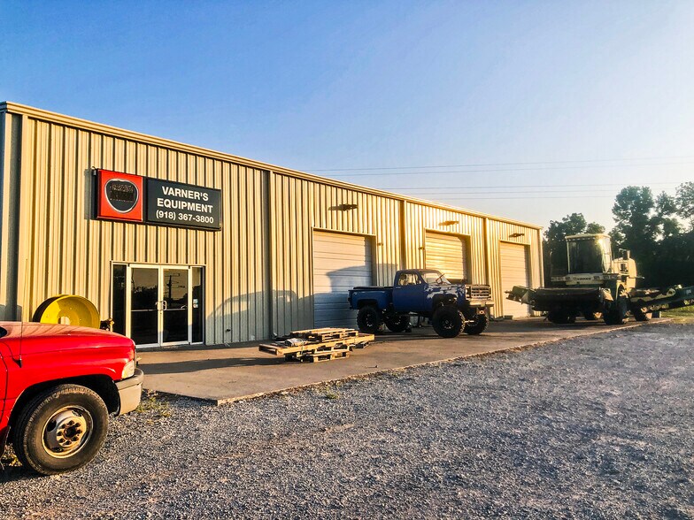 More Photos Of 919 S Roland St, Bristow Distribution For Sale
