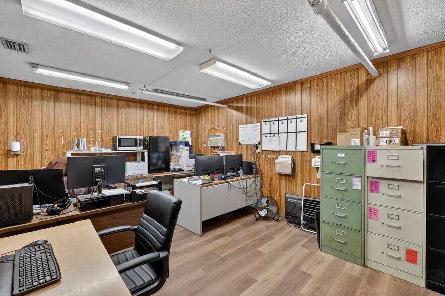 More Photos Of 722 Duck Lake Rd, Lady Lake Industrial For Sale