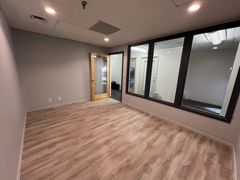 More Photos Of 1035 Pearl St, Boulder Office For Sale