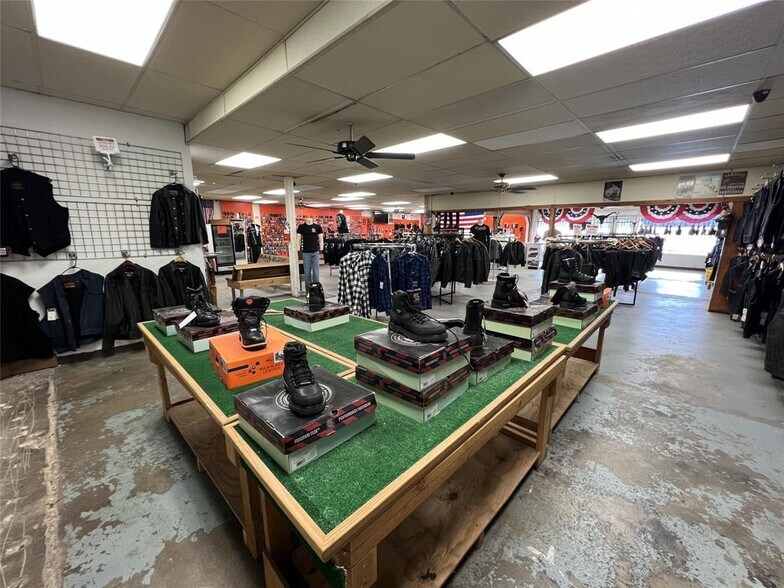 More Photos Of 2225 N Main St, Fort Worth Storefront For Lease