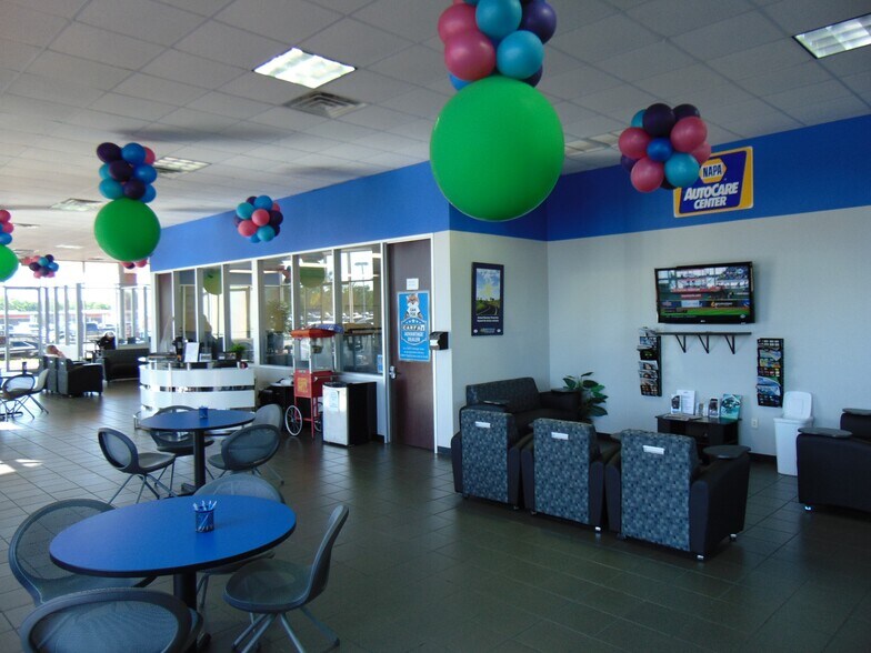 More Photos Of 16200 Highway 3, Webster Auto Dealership For Sale