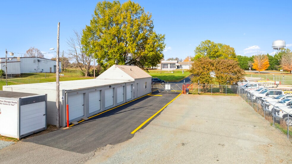 More Photos Of 1550 Industry Dr, Burlington Self Storage For Sale
