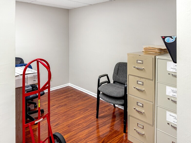 More Photos Of 2335 Tamiami Trl N, Naples Medical For Sale