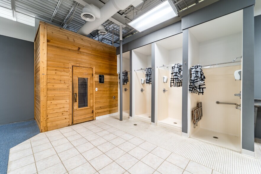 More Photos Of 2201 Grand Ave, Wausau Unknown For Lease