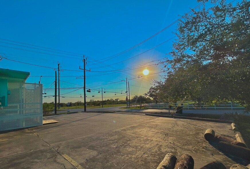 More Photos Of 927 27th St, San Leon Manufactured Housing Mobile Home Park For Sale