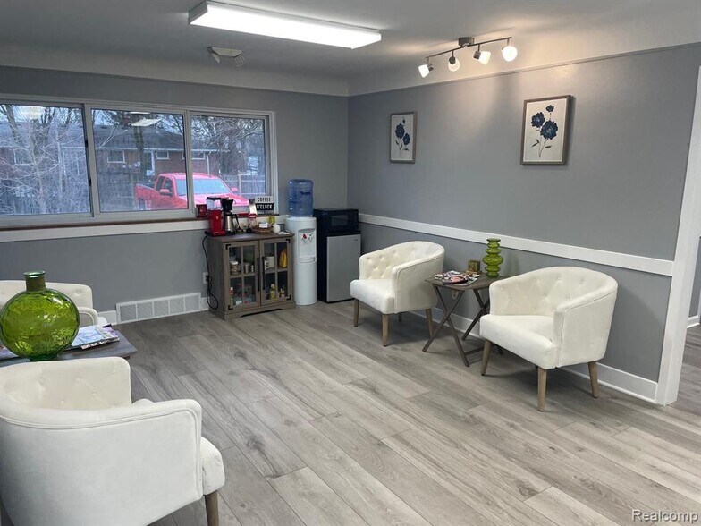 More Photos Of 30018 Orchard Lake Rd, Farmington Hills Medical For Sale