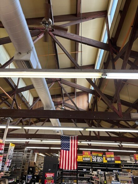 More Photos Of 2120 E Powell Blvd, Gresham General Retail For Sale