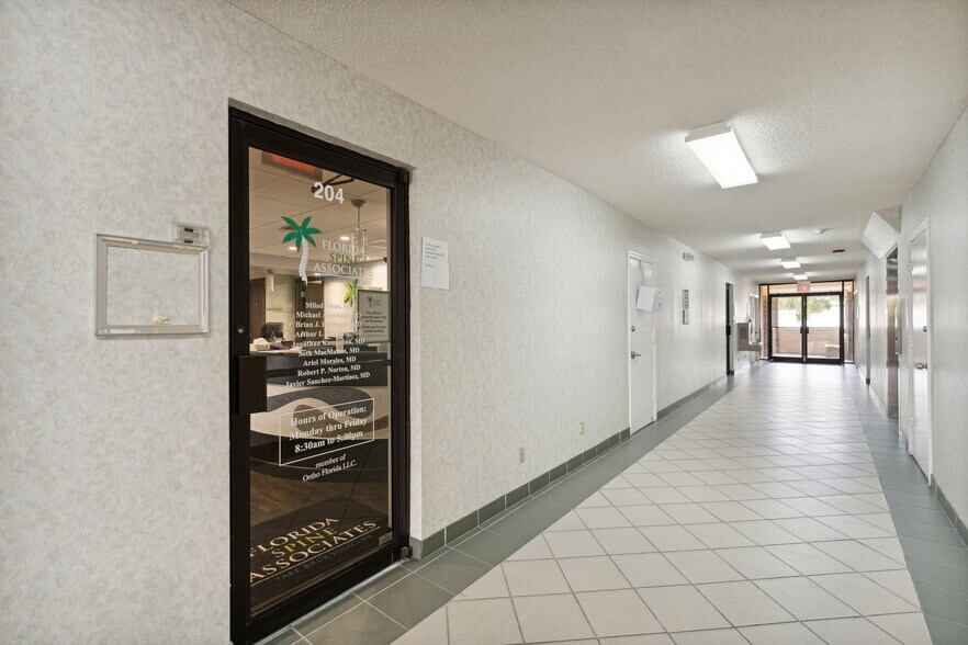 More Photos Of 160 John F Kennedy Dr, Lake Worth Medical For Lease