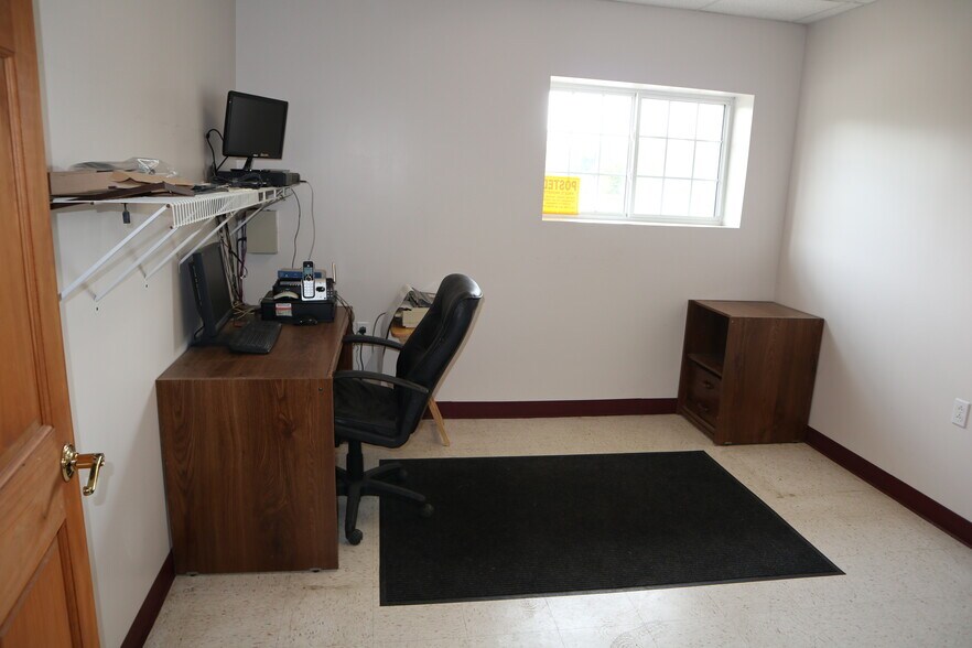 More Photos Of 101 E End Rd, Brownsville Warehouse For Sale