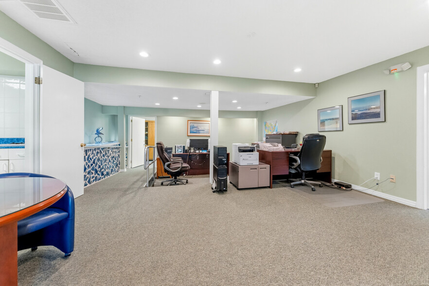 More Photos Of 130 Pinellas Way N, Saint Petersburg Office For Sale