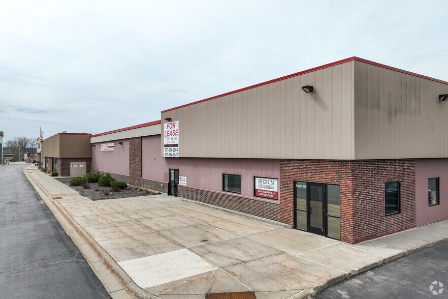 More Photos Of 3551 Commercial Dr SW, Rochester Flex For Sale