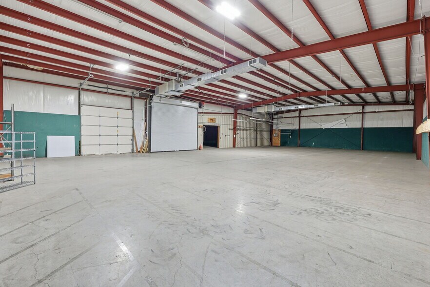 More Photos Of 3743 Old Flowery Branch Rd, Oakwood Warehouse For Lease