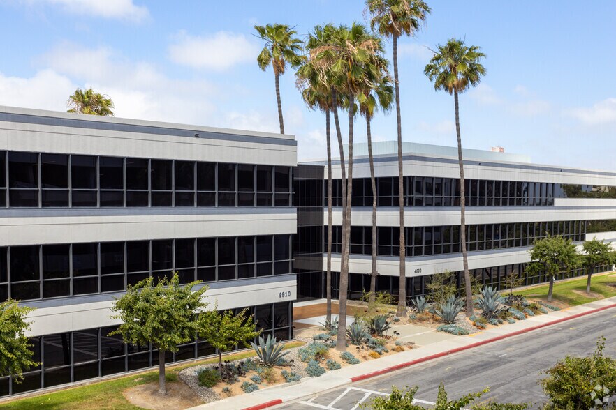 More Photos Of 4910 Airport Plaza Dr, Long Beach Loft Creative Space For Lease