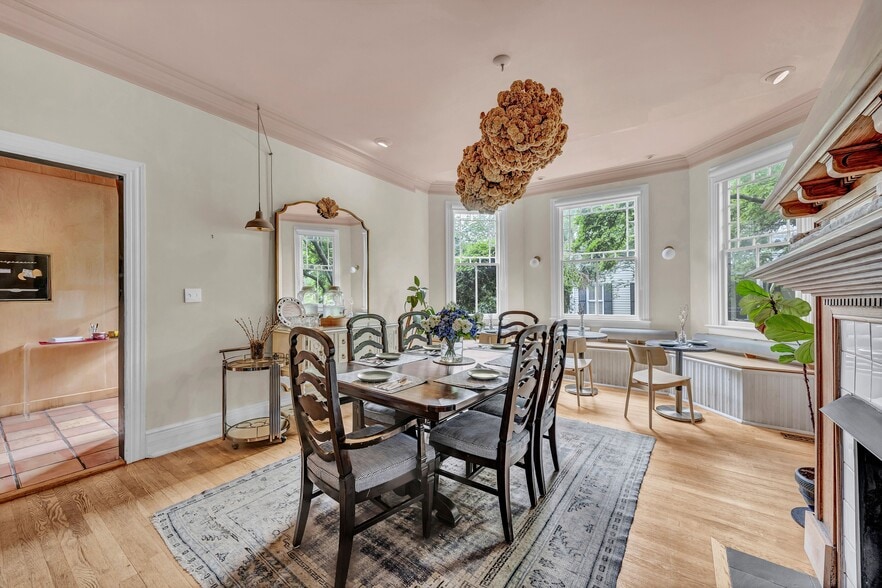 More Photos Of 118 S 4th St, Wilmington Hospitality For Sale