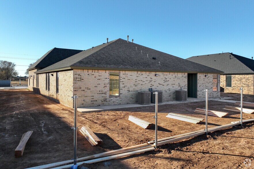 More Photos Of 5512 114th St, Lubbock Office For Sale