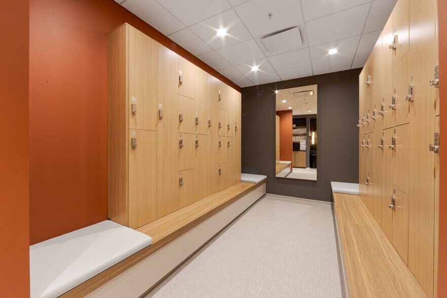 More Photos Of 200 W Madison St, Chicago Office For Lease