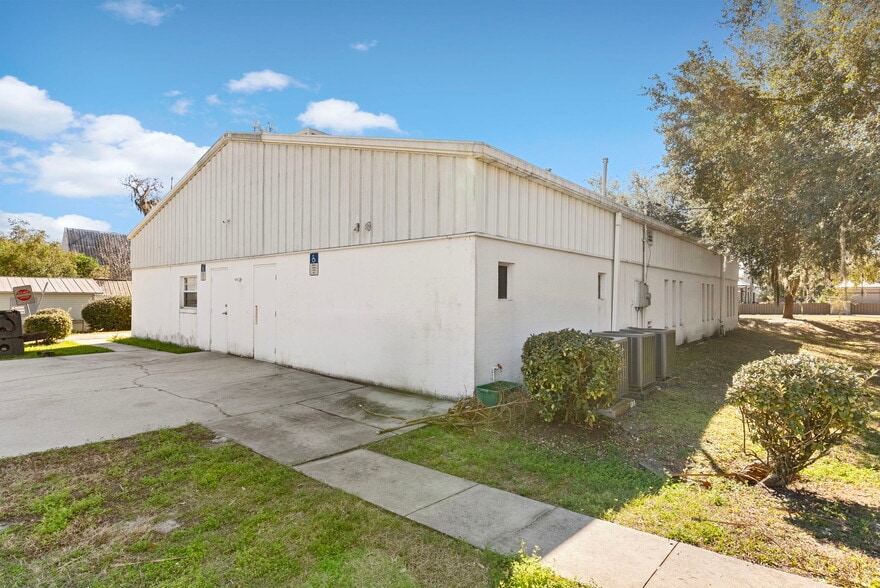 More Photos Of 201 W University Ave, Orange City Religious Facility For Sale