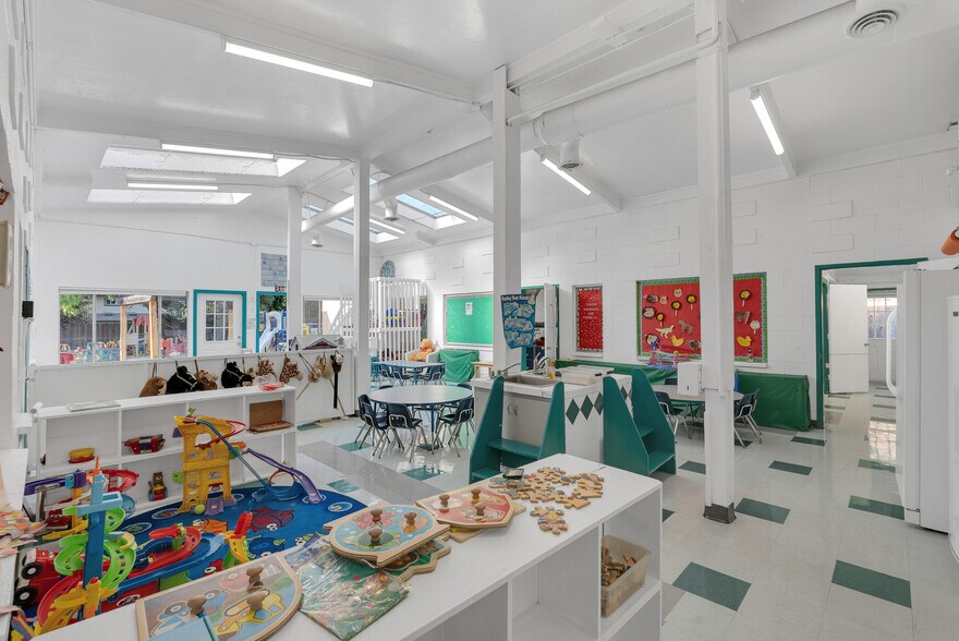 More Photos Of 645 W Fremont Ave, Sunnyvale Daycare Center For Sale
