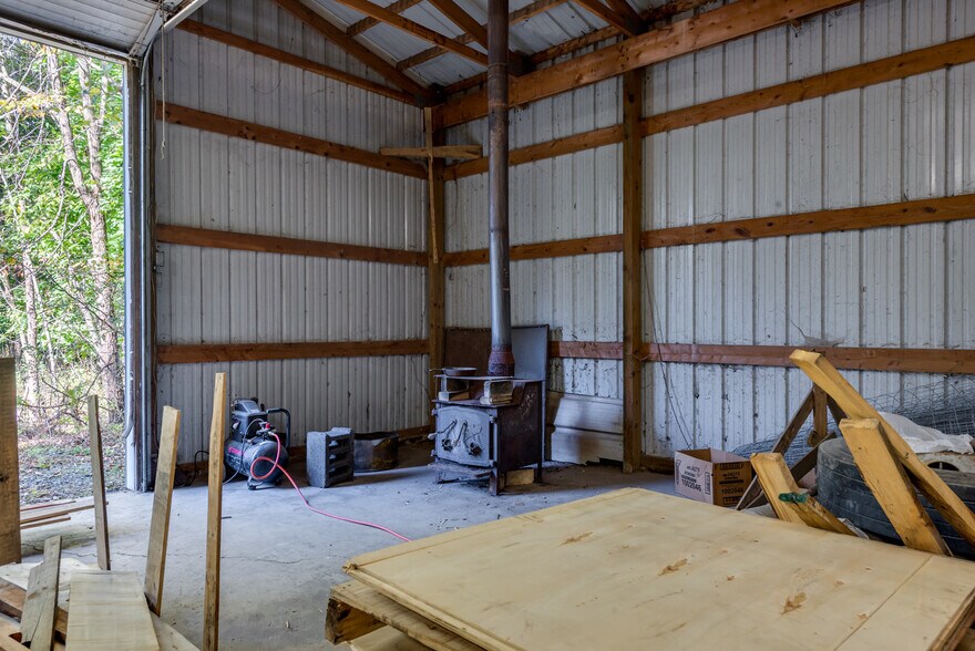 More Photos Of 77 N Market St, Nanticoke Distribution For Lease