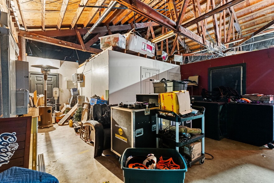 More Photos Of 13087 Hwy 271 N, Tyler Bar For Sale