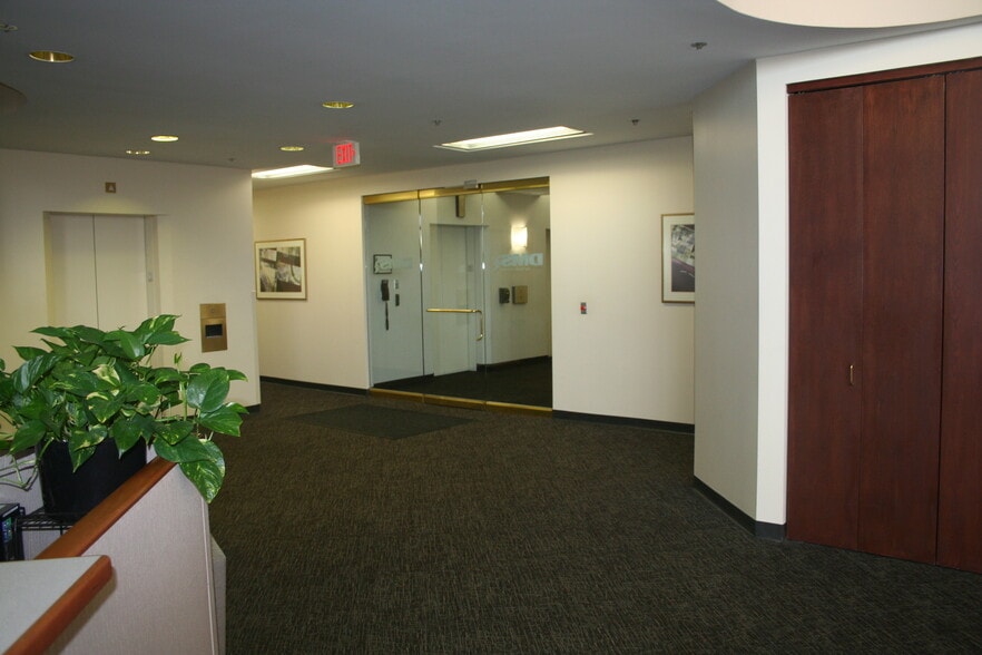 More Photos Of 1350 Main St, Springfield Office For Lease