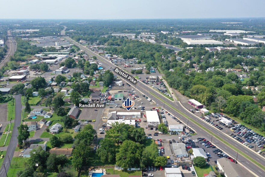 More Photos Of 1404 Randall Ave, Levittown Manufacturing For Lease