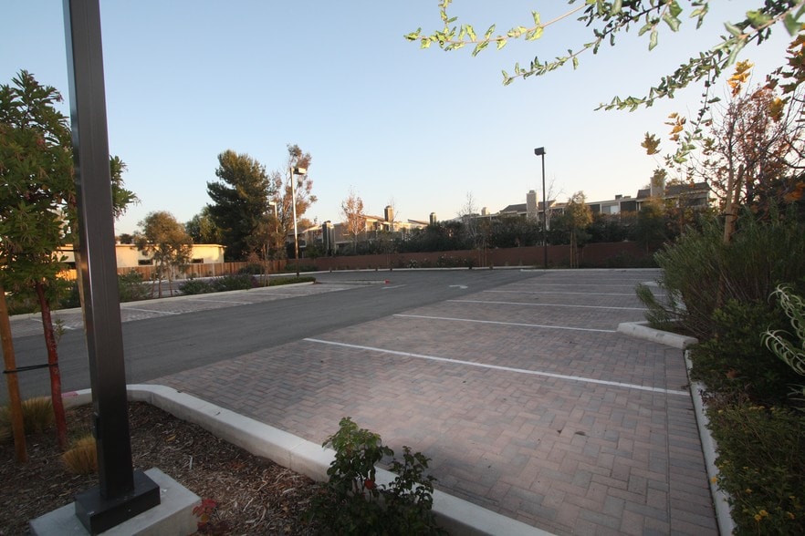 More Photos Of 19034-19042 Soledad Canyon Rd, Santa Clarita Medical For Lease