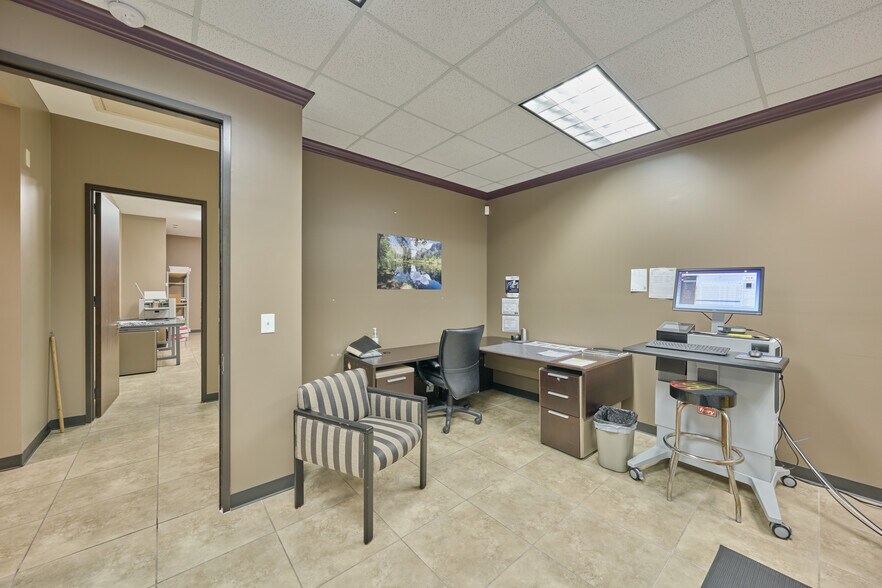 More Photos Of 26451 Hanna Rd, The Woodlands Warehouse For Sale
