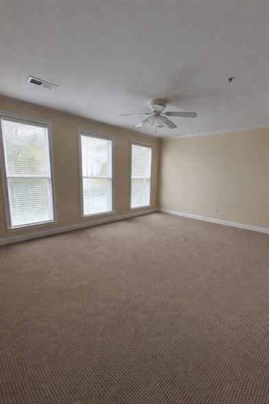 More Photos Of 421-425 S Broad St, Edenton Storefront Retail Residential For Sale