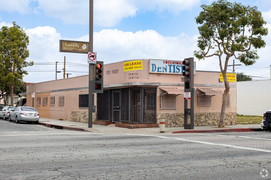 More Photos Of 3703-3709 Tweedy Blvd, South Gate Office For Sale