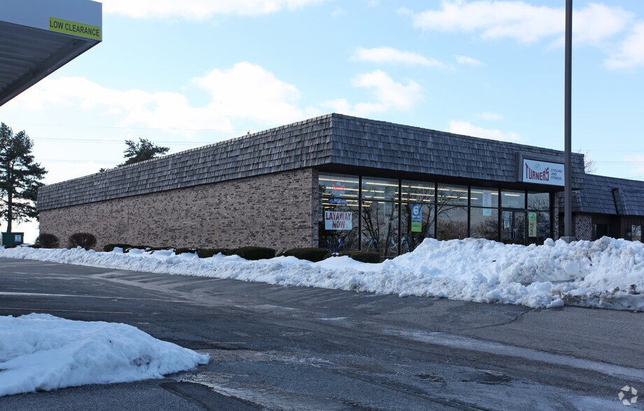 More Photos Of 8909 Santa Fe Dr, Overland Park Freestanding For Lease