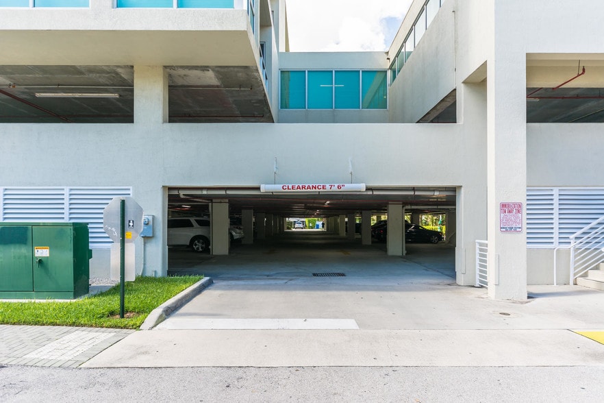 More Photos Of 2301 Wilton Dr, Wilton Manors Apartments For Sale