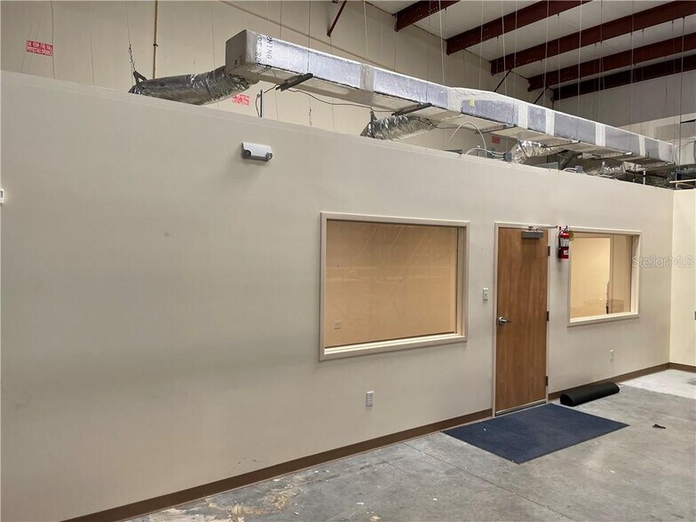 More Photos Of 206 Reece Way, Casselberry Warehouse For Sale