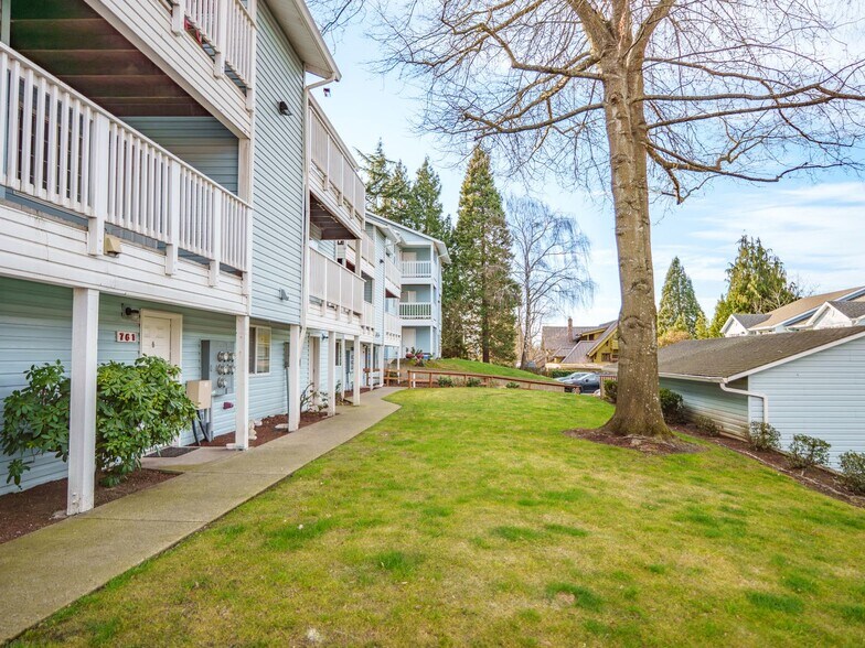 More Photos Of 723 SE 60th Ave, Portland Apartments For Sale