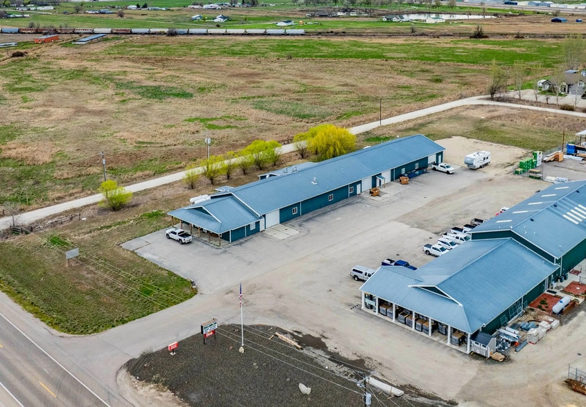 More Photos Of 2447 W Highway 52, Emmett Warehouse For Lease