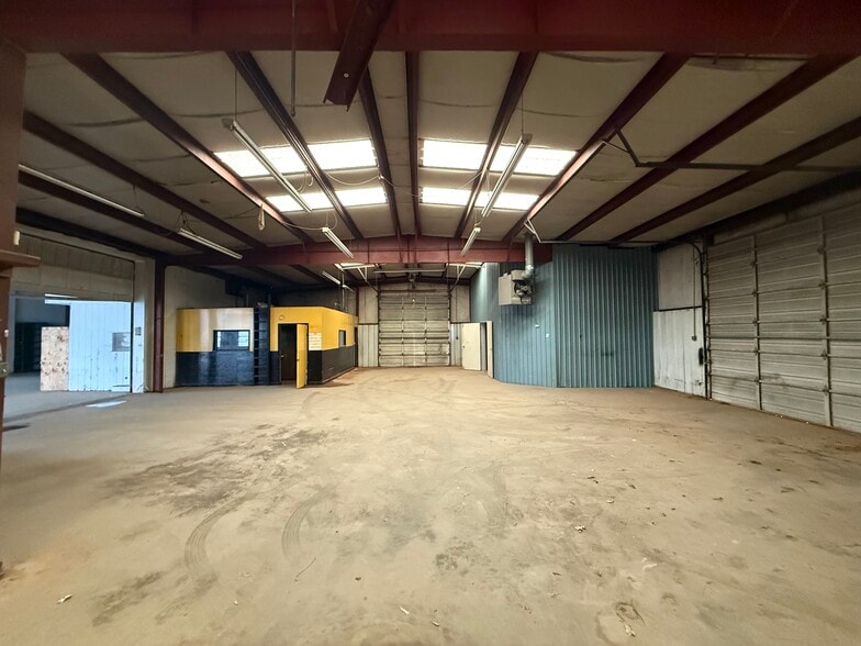 More Photos Of 12 NE 8th St, Oklahoma City Service For Sale