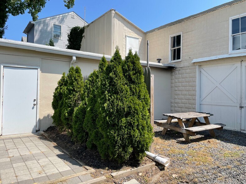 More Photos Of 526 Main St, Avon By The Sea Office Residential For Lease