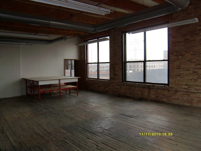 More Photos Of 2000 W Carroll Ave, Chicago Warehouse For Lease