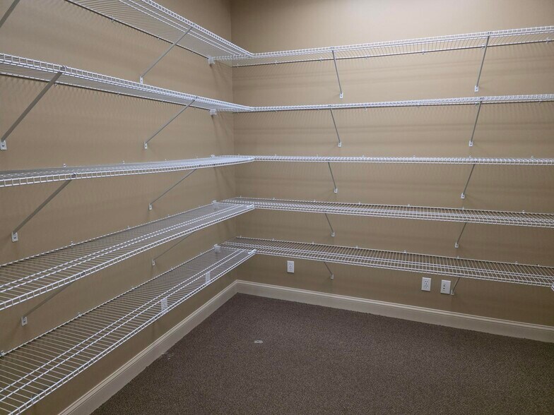 More Photos Of 2505-2511 Seven Springs Blvd, New Port Richey Office For Sale