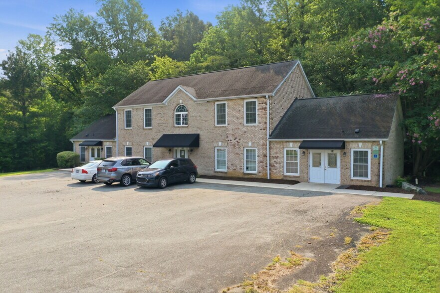 More Photos Of 1708 S Mebane St, Burlington Office For Sale
