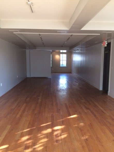More Photos Of 116 W Washington St, Middleburg Office For Lease