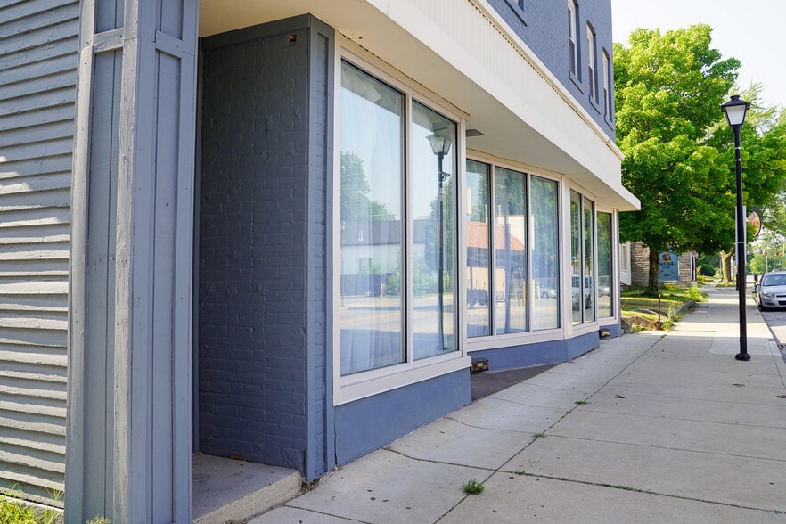 More Photos Of 1643 N Wells St, Fort Wayne Storefront Retail Residential For Sale